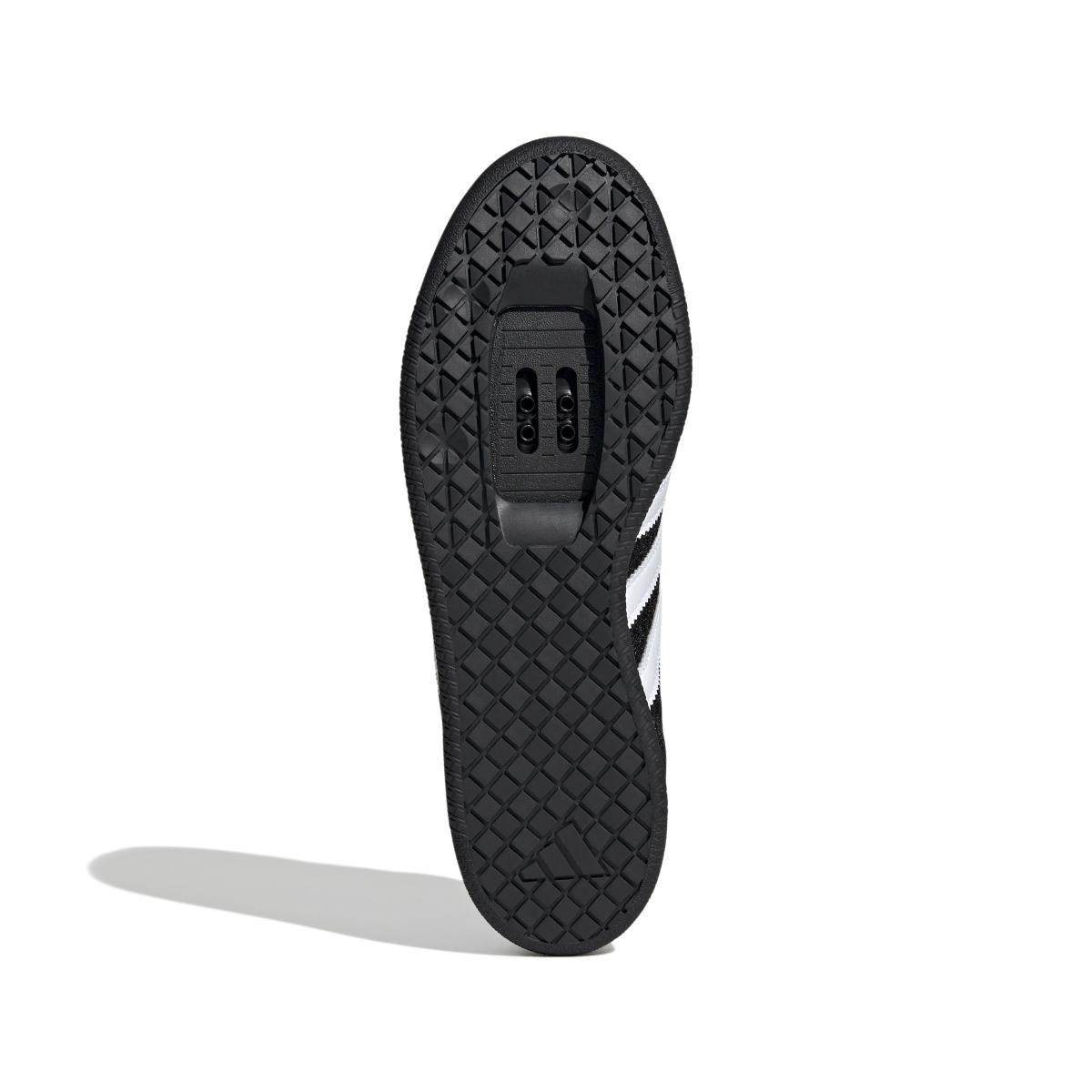 product/2/0/2025_08_adidas_ie3238_4_footwear_photography_bottom_view_white.jpg