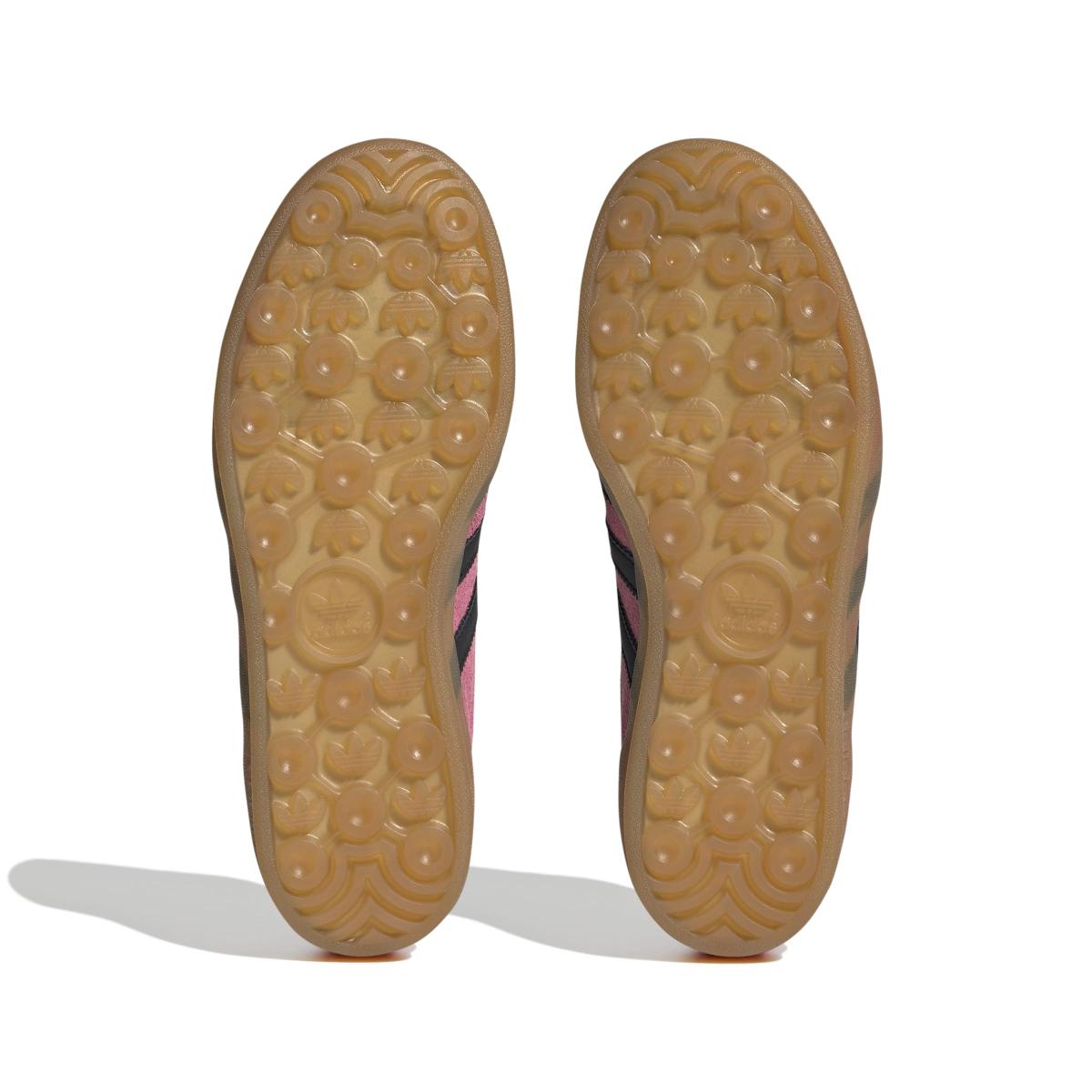 product/2/0/2025_08_adidas_ie7002_4_footwear_photography_bottom_view_white.jpg