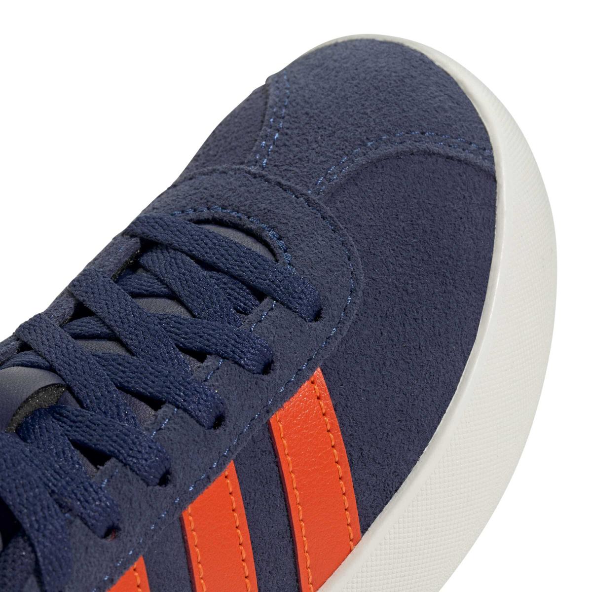 product/2/0/2025_adidas_jr2213_8_footwear_photography_detail_view_1_white.jpg
