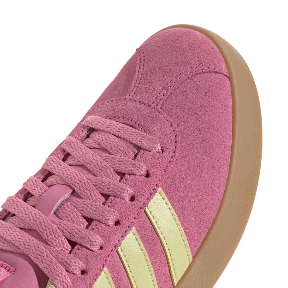product/2/0/2025_adidas_jr8647_9_footwear_photography_detail_view_2_white.jpg