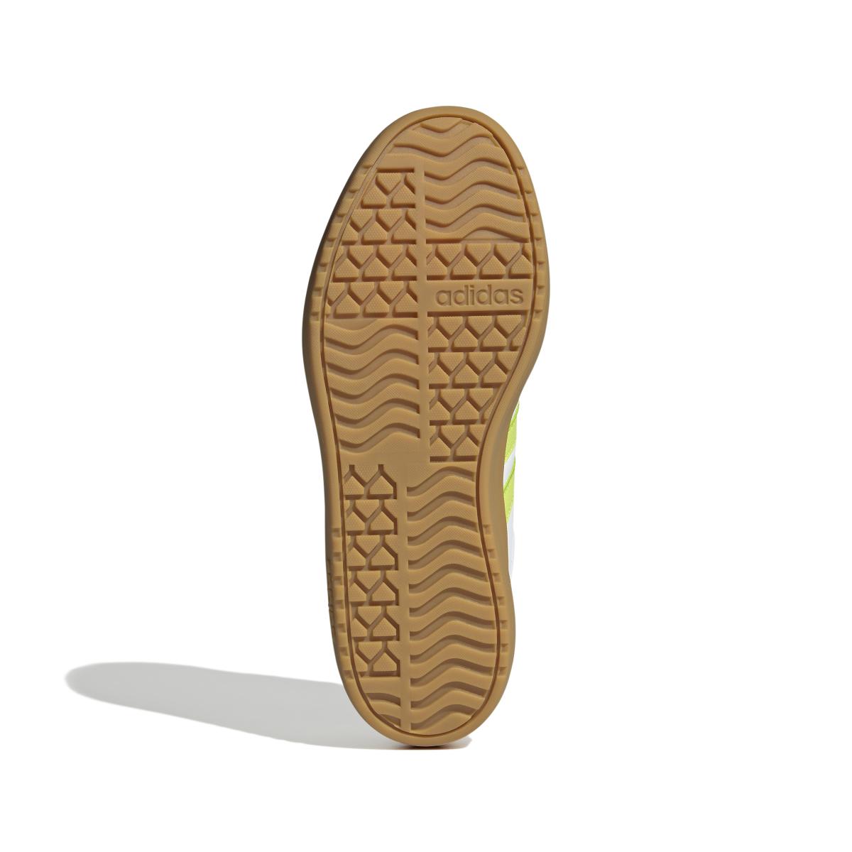 product/a/d/adidas-originals_jq5644_4_footwear_photography_bottom_view_white.jpg