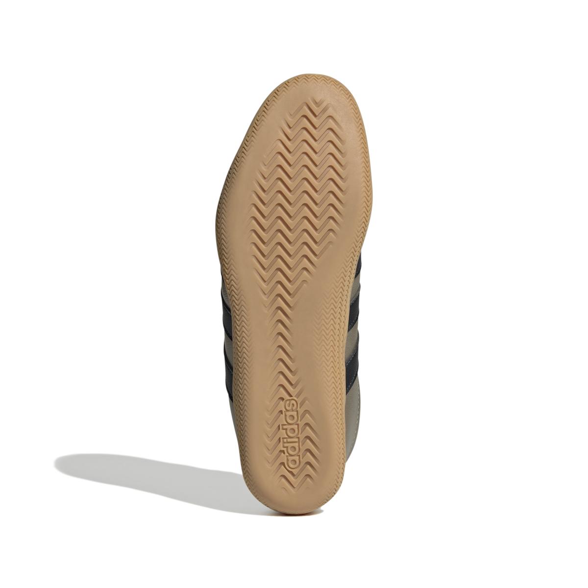 product/a/d/adidas-originals_jq9681_4_footwear_photography_bottom_view_white.jpg