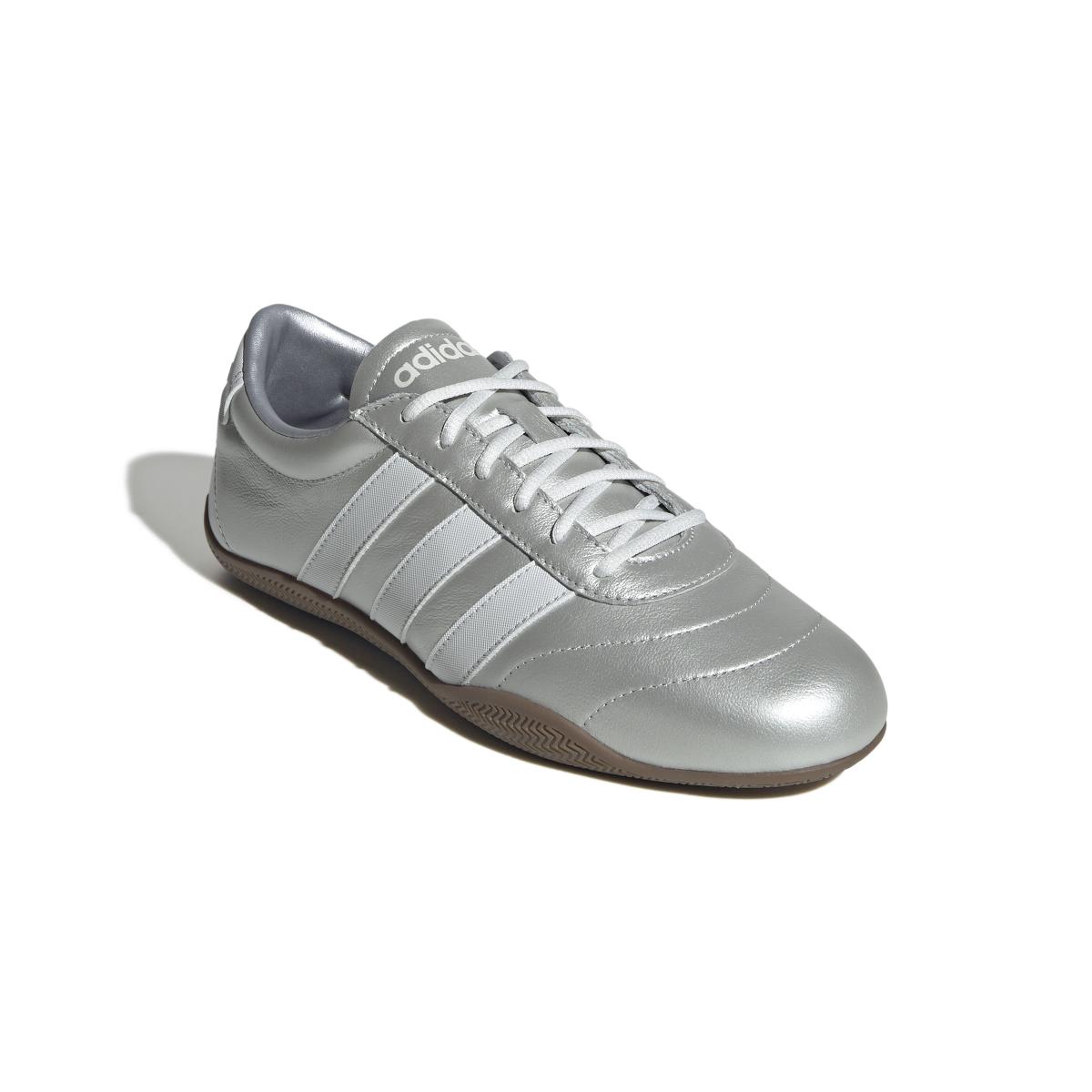 product/a/d/adidas-originals_jq9682_6_footwear_photography_front_lateral_top_view_white.jpg