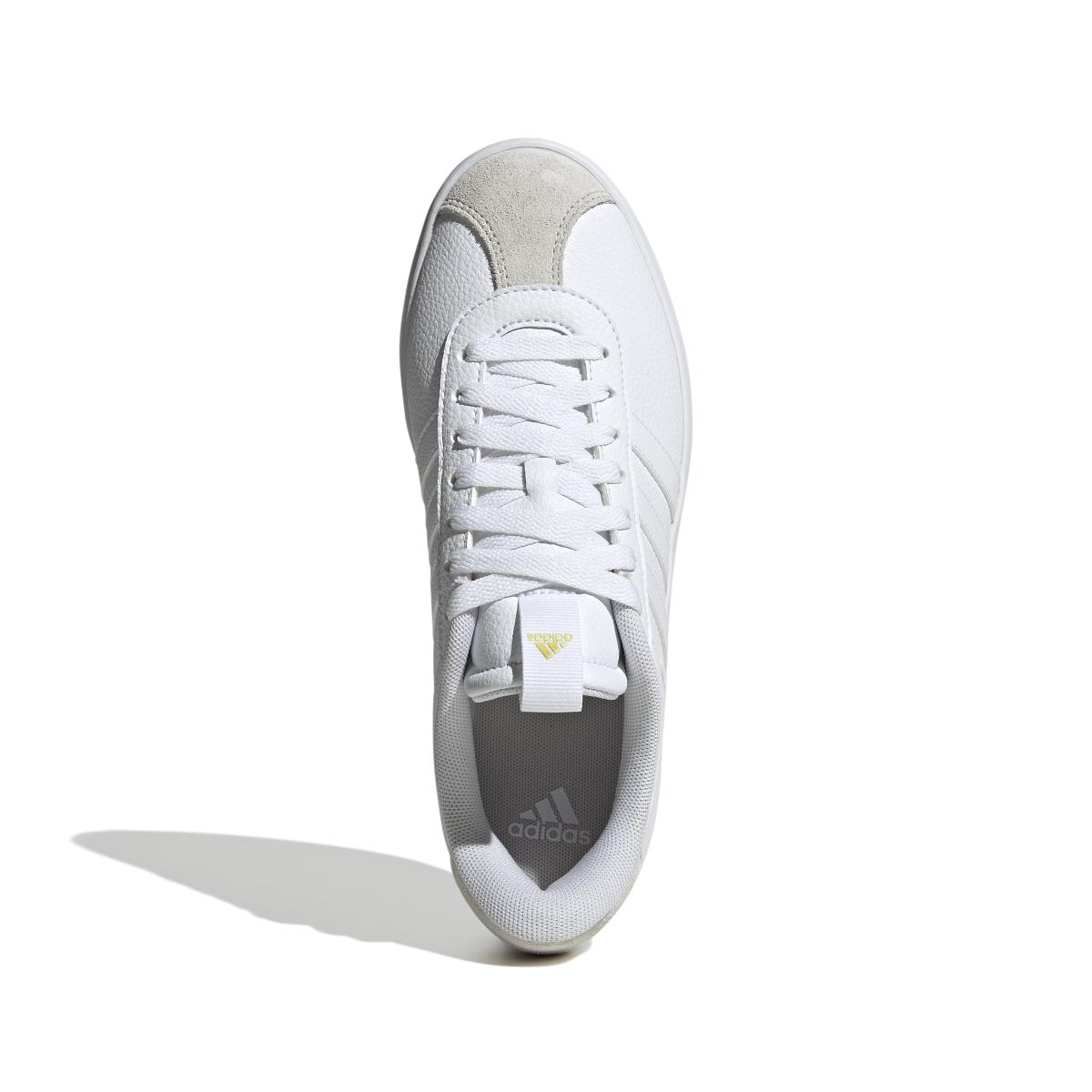 product/a/d/adidas_id8795_3_footwear_photography_top_portrait_view_white.jpg