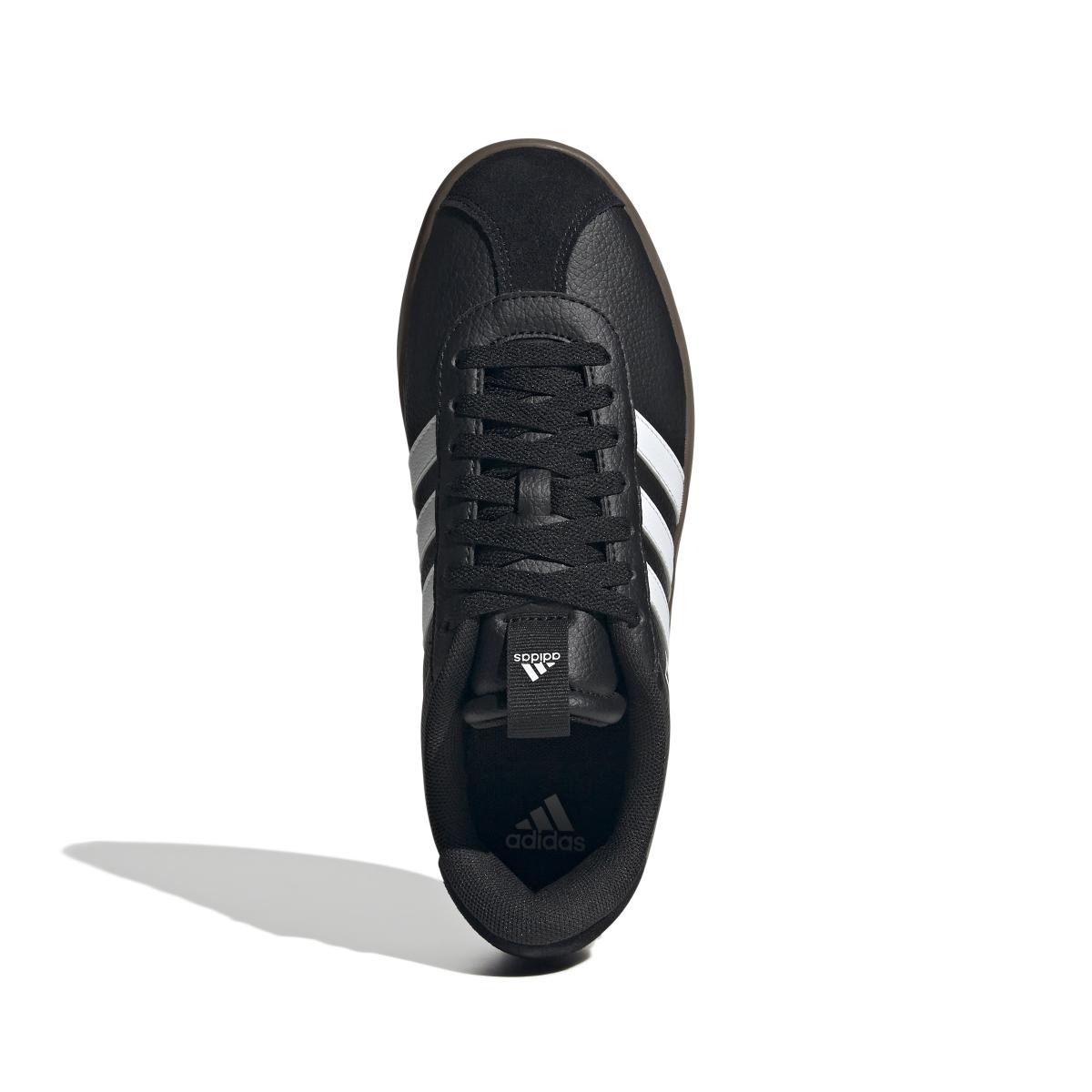 product/a/d/adidas_id8796_3_footwear_photography_top_portrait_view_white-nw040724.jpg