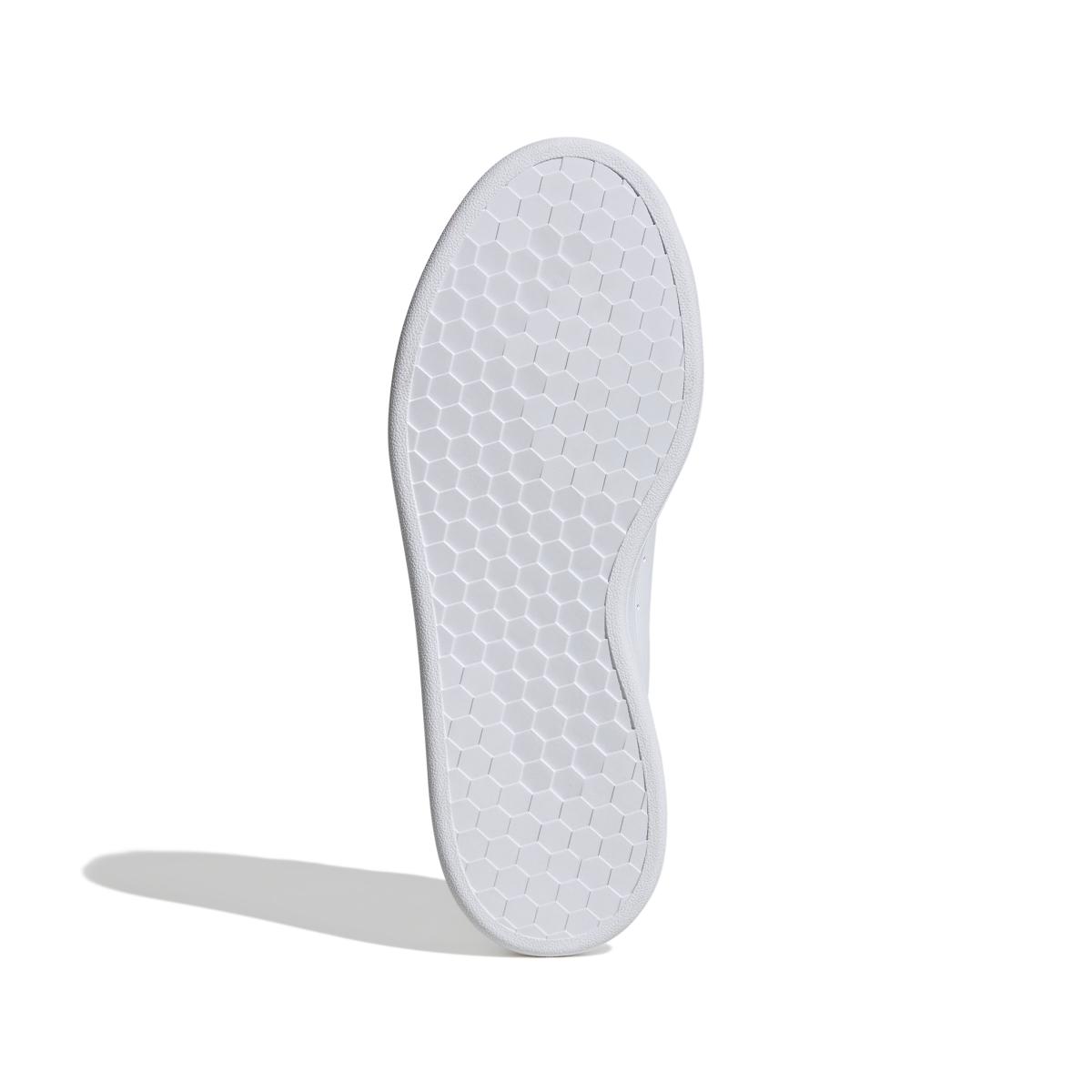 product/a/d/adidas_if4092_4_footwear_photography_bottom_view_white-nw052424.jpg