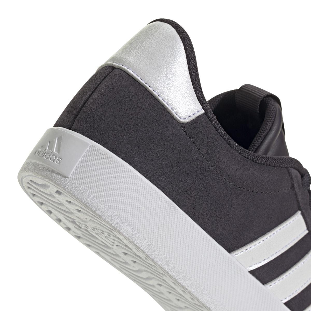 product/a/d/adidas_if4471_9_footwear_photography_detail_view_2_white-nw110824.jpg