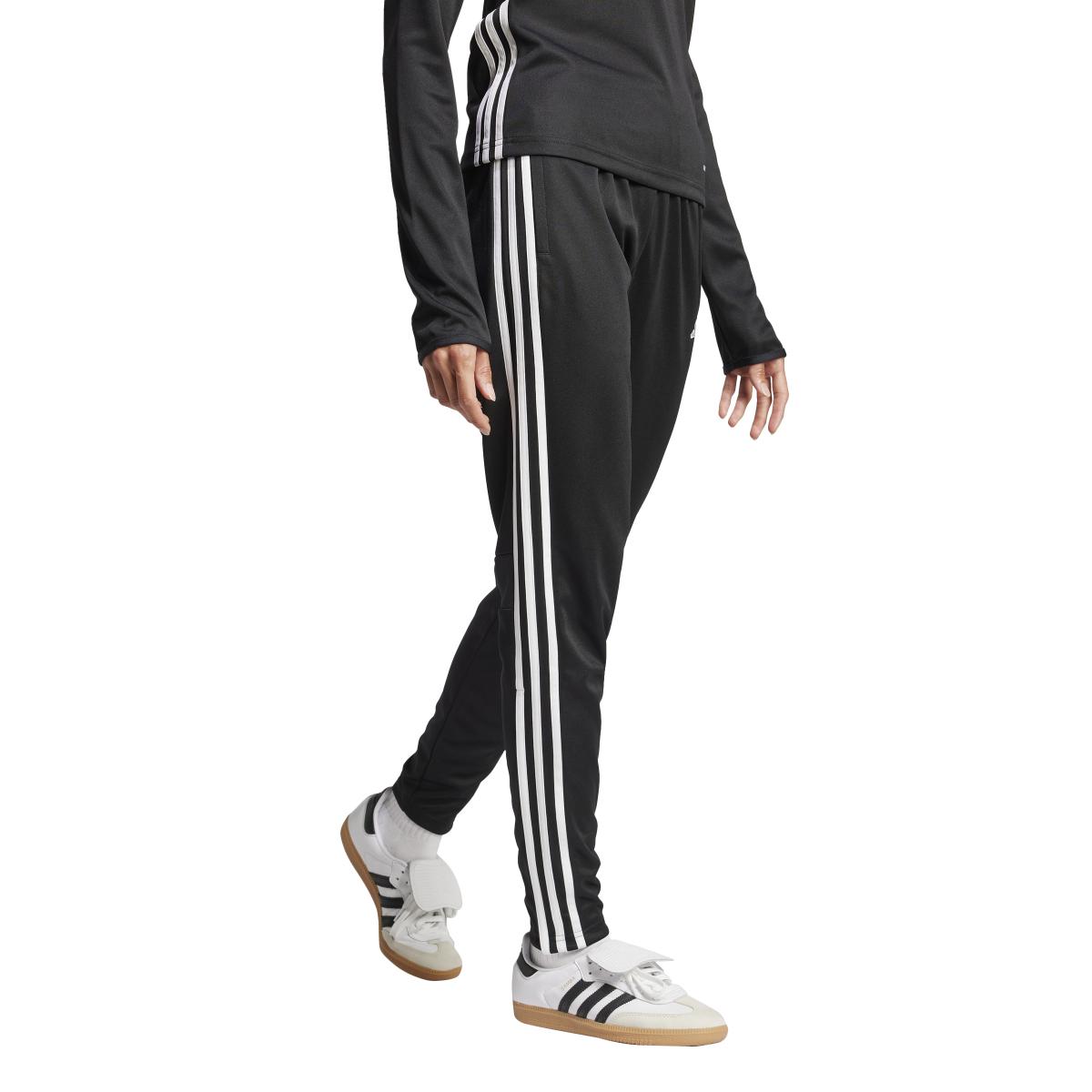 product/a/d/adidas_jd0569_black-white_3.jpg