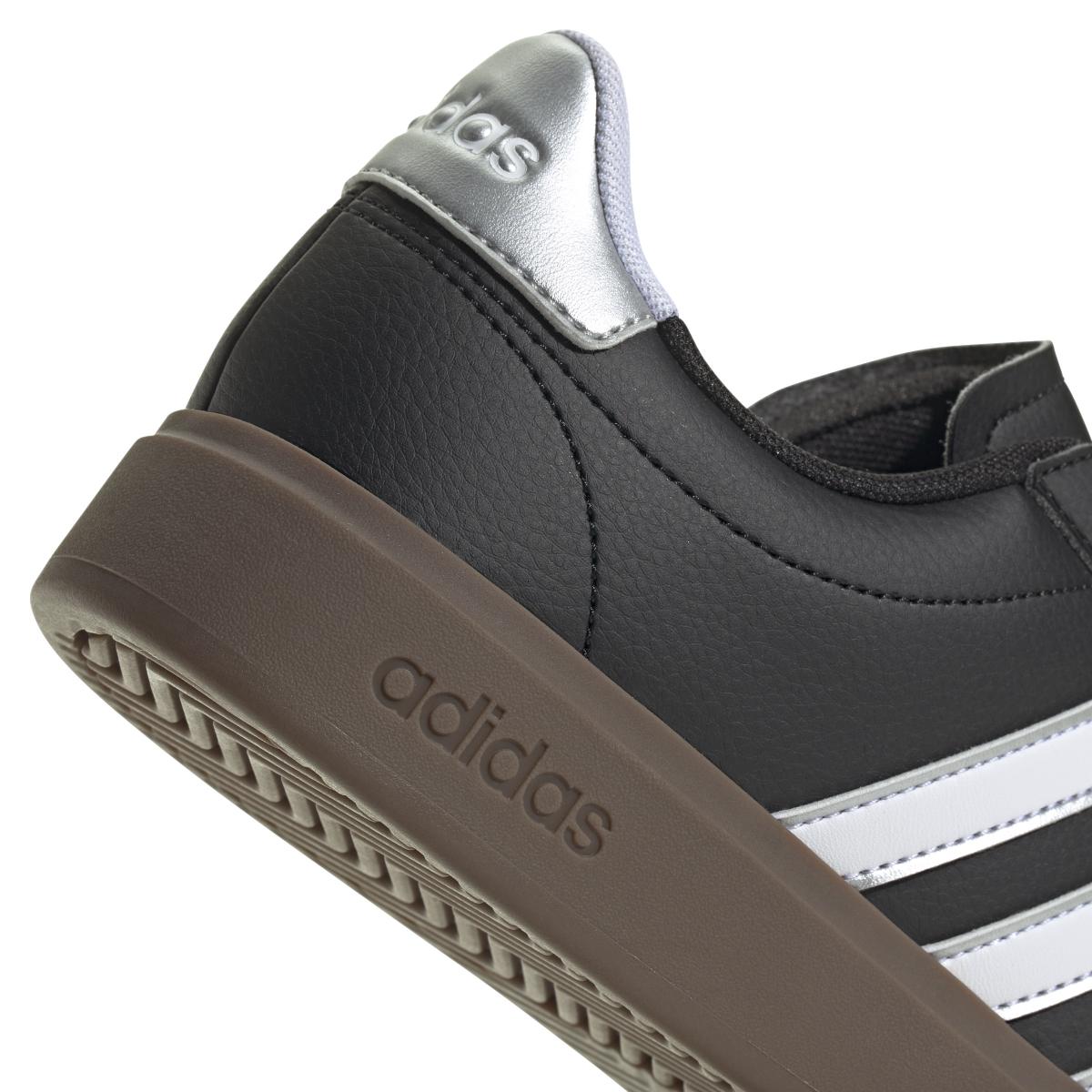 product/a/d/adidas_jh8677_8_footwear_photography_detail_view_1_white-nw091625.jpg