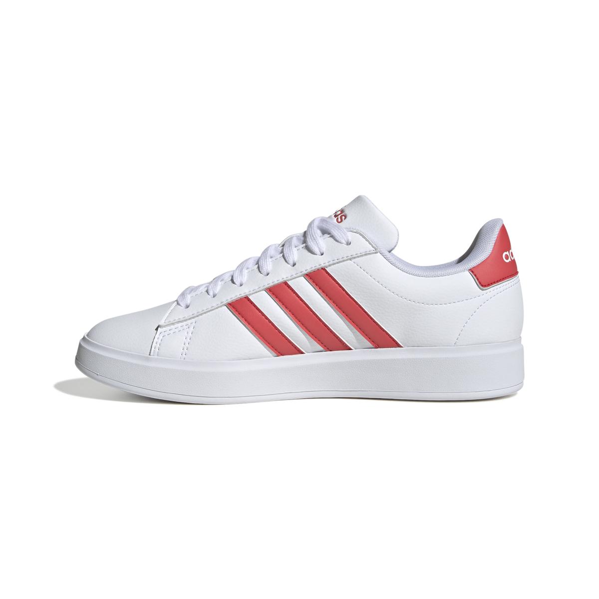 product/a/d/adidas_jh9279_5_footwear_photography_side_medial_center_view_white-nw091625.jpg