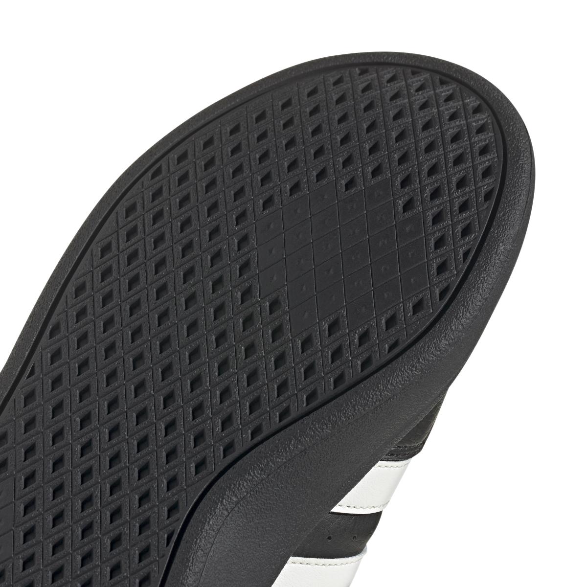 product/a/d/adidas_ji4859_8_footwear_photography_detail_view_1_white-nw091625.jpg
