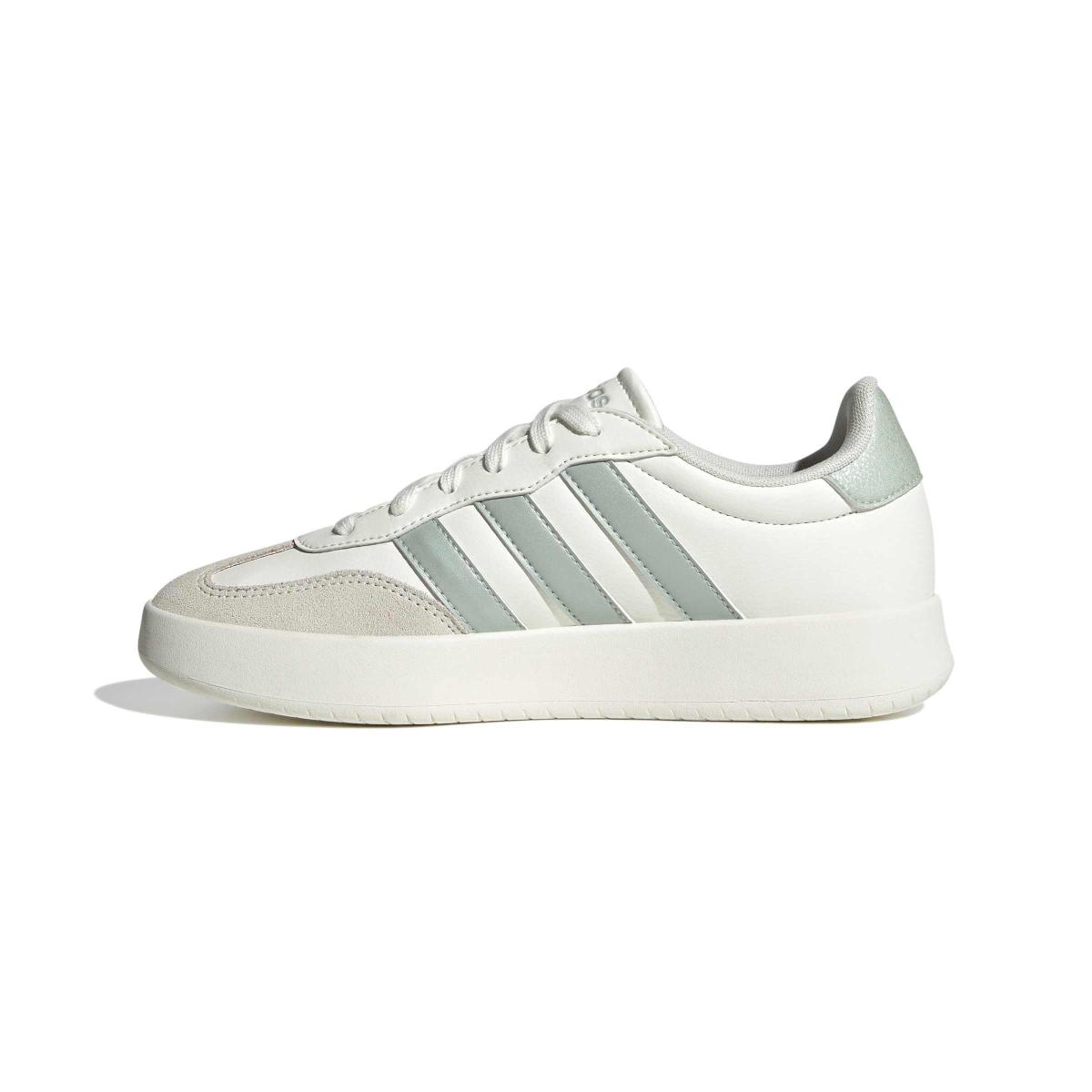 product/a/d/adidas_ji4905_5_footwear_photography_side_medial_center_view_white-nw091625.jpg