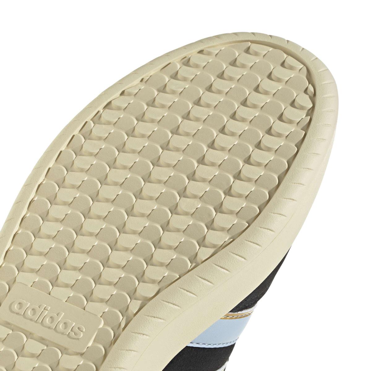 product/a/d/adidas_jp7108_8_footwear_photography_detail_view_1_white-nw091625.jpg