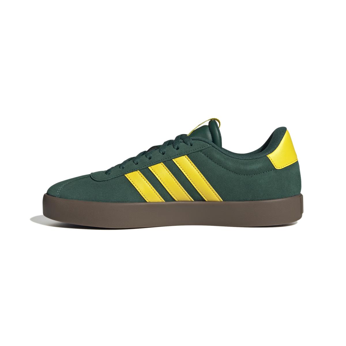 product/a/d/adidas_jp7535_5_footwear_photography_side_medial_center_view_white-nw091625.jpg