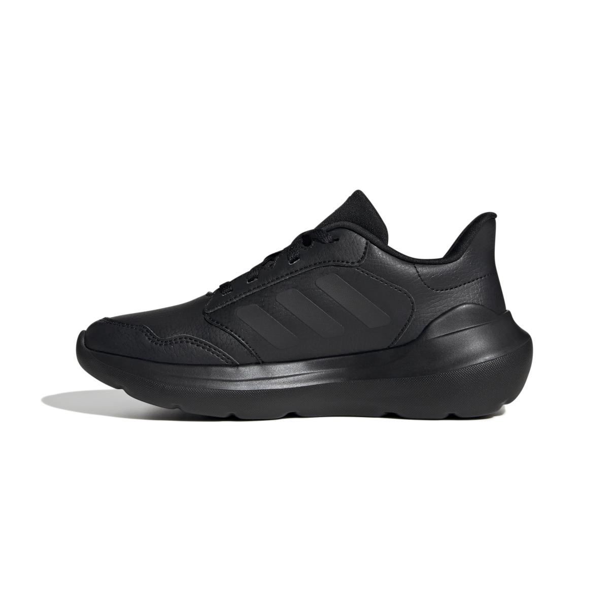 product/a/d/adidas_jp9644_5_footwear_photography_side_medial_center_view_white-nw091625.jpg