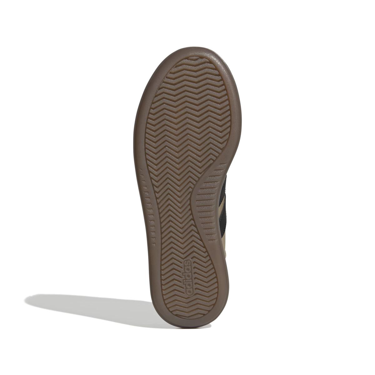 product/a/d/adidas_jr1218_4_footwear_photography_bottom_view_white-nw091625.jpg