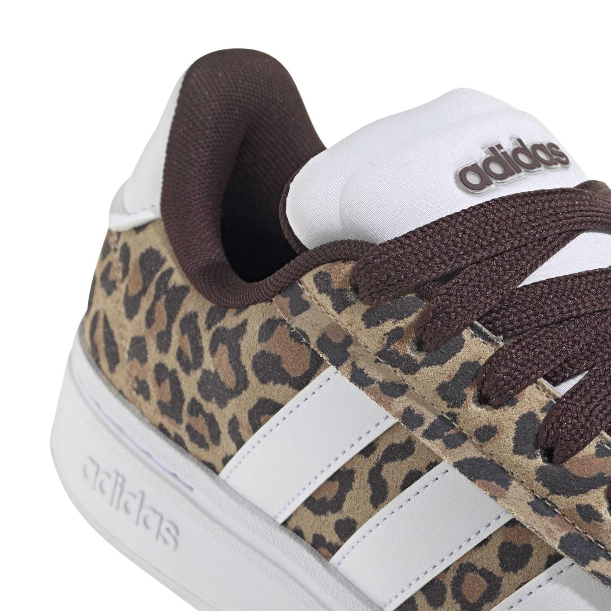 product/a/d/adidas_jr2269_9_footwear_photography_detail_view_2_white-nw091625.jpg