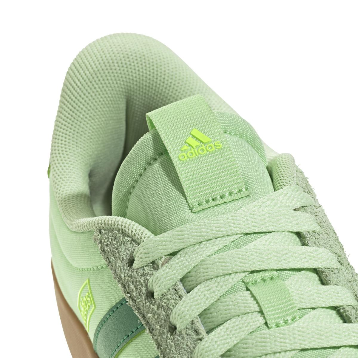 product/a/d/adidas_js2059_8_footwear_photography_detail_view_1_white-nw091725.jpg