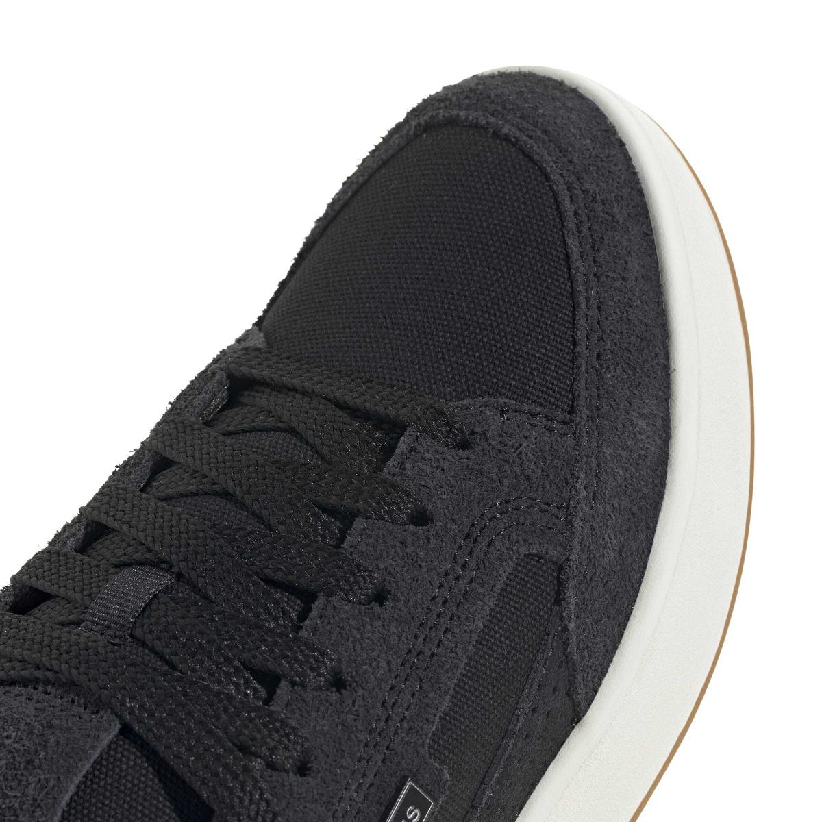product/a/d/adidas_js4239_9_footwear_photography_detail_view_2_white-nw091725.jpg