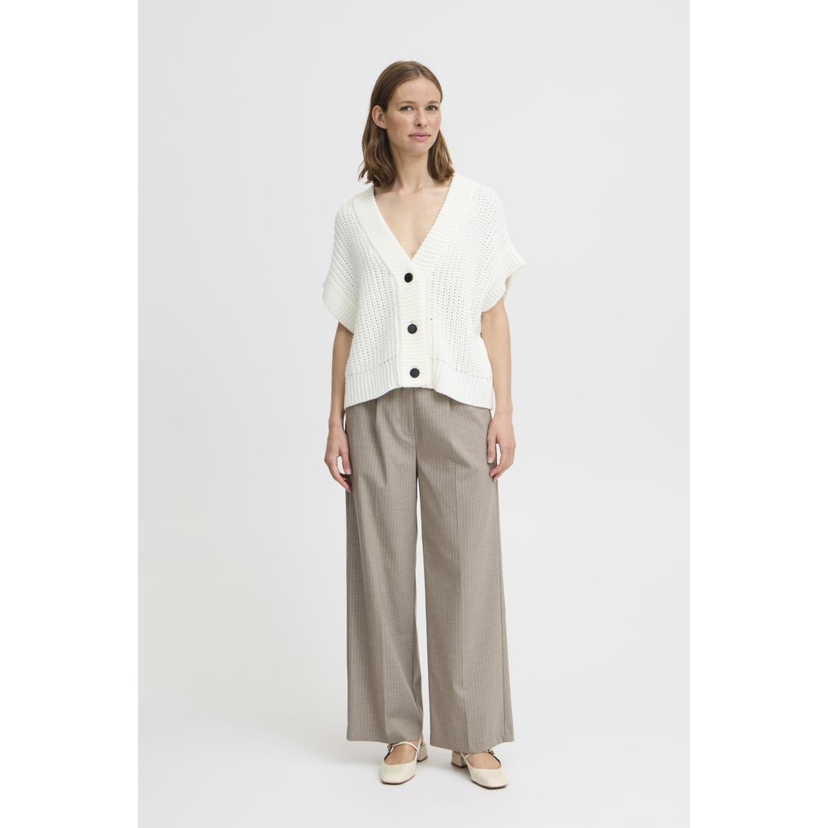 product/b/-/b-young_20815276-114300_0.jpg