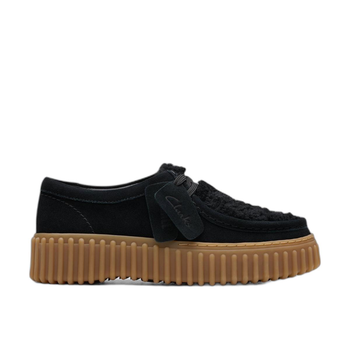 product/c/l/clarks_26179110_black-suede_1.jpg