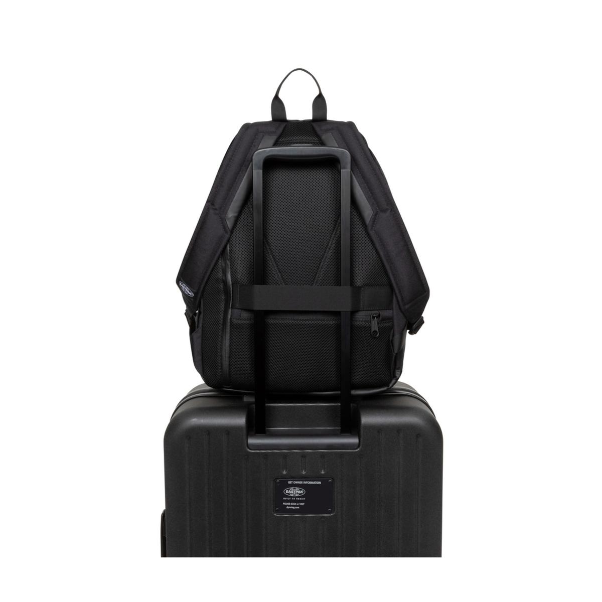 product/e/a/eastpak_ek0a5bkg4t6_on-black_12.jpg