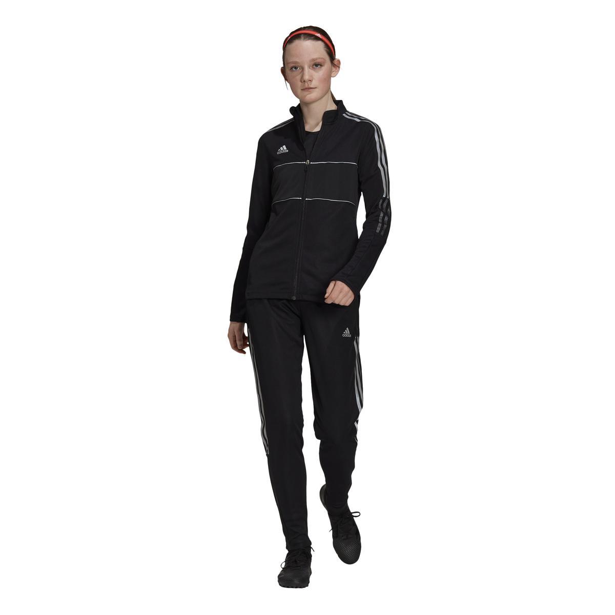 product/g/s/gs4699_app_on-model_standard-outfit_white.jpg