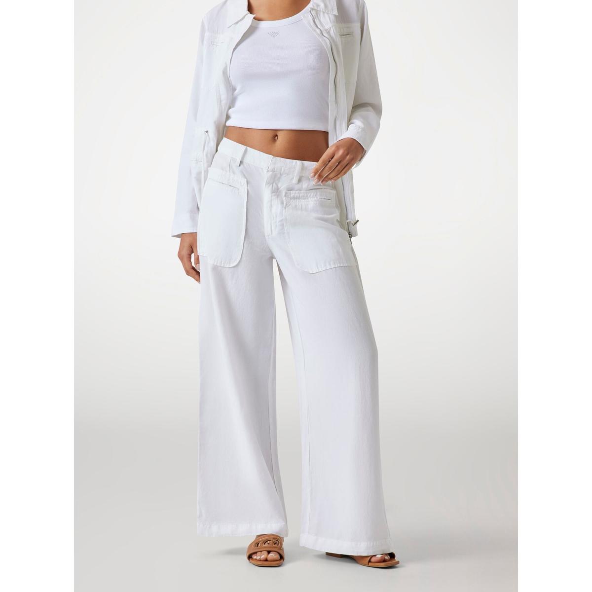 product/g/u/guess_w5yb50-wg8n0-g011_pure-white_2.jpg