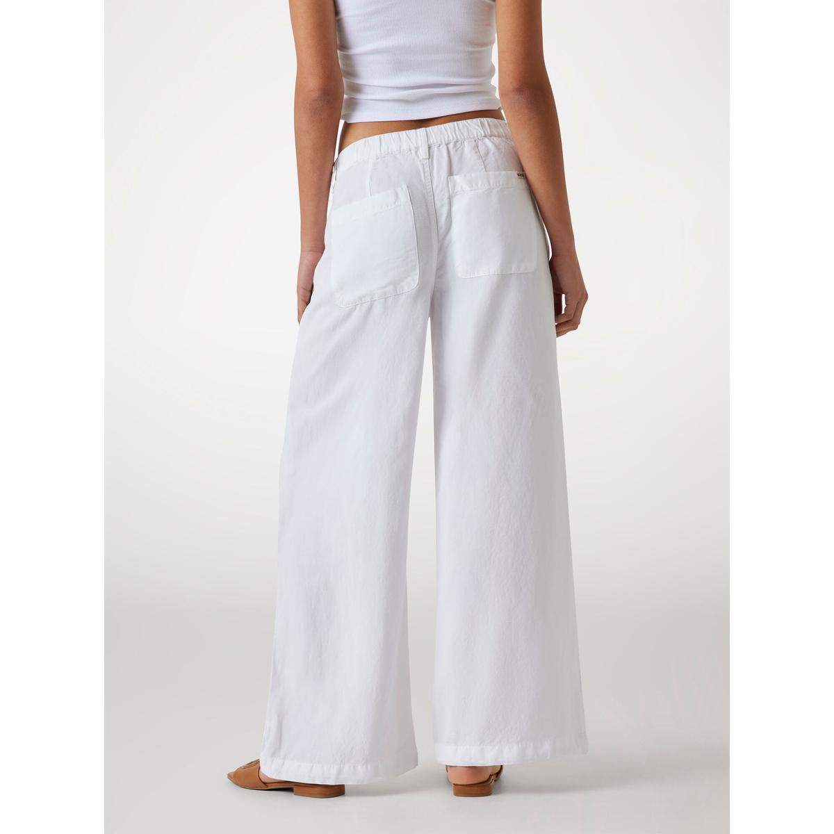 product/g/u/guess_w5yb50-wg8n0-g011_pure-white_3.jpg
