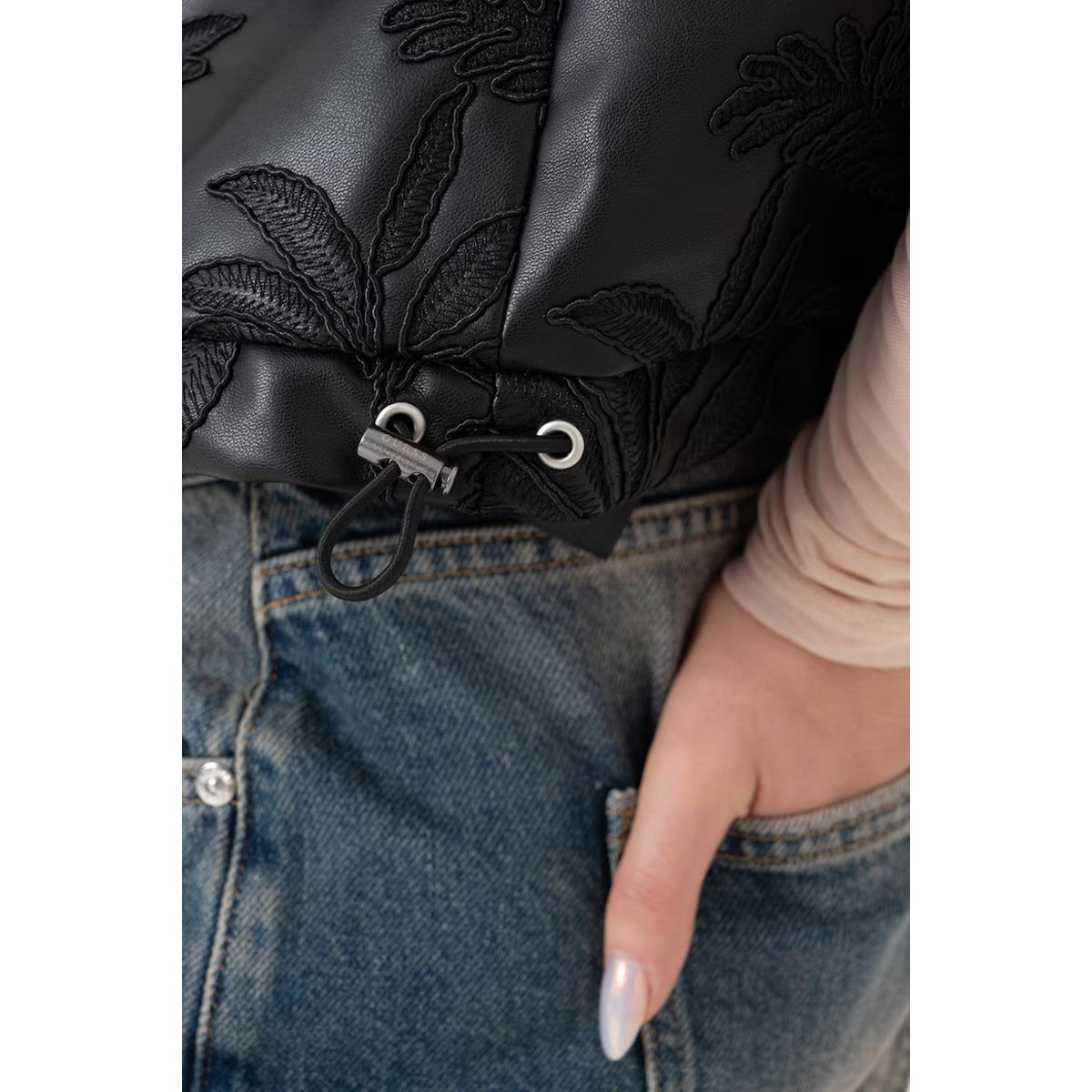 product/g/u/guess_w5yn79-whgu0-jtmu_jet-black-multi_7.jpg