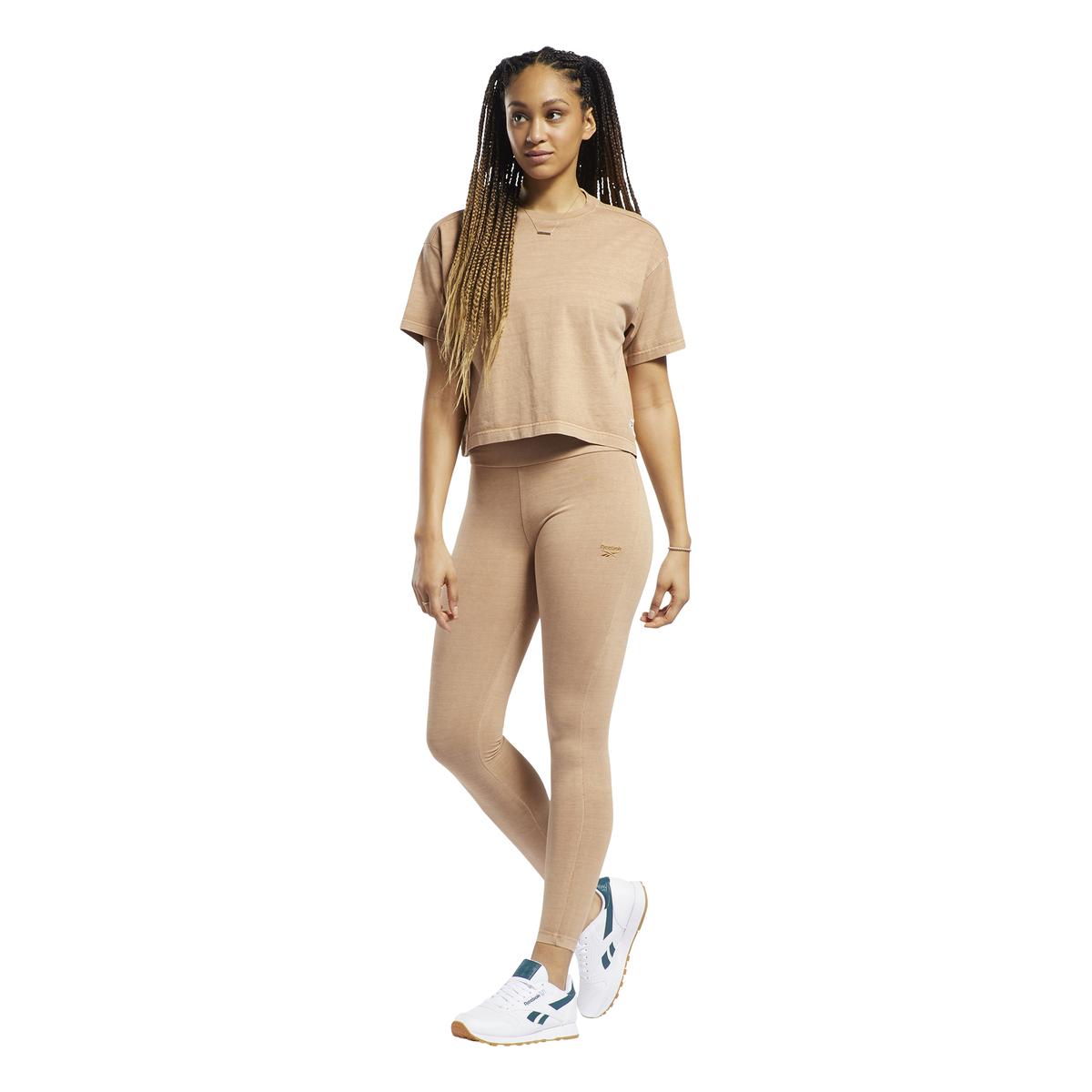 product/h/1/h11213_app_on-model_standard-outfit_white.jpg