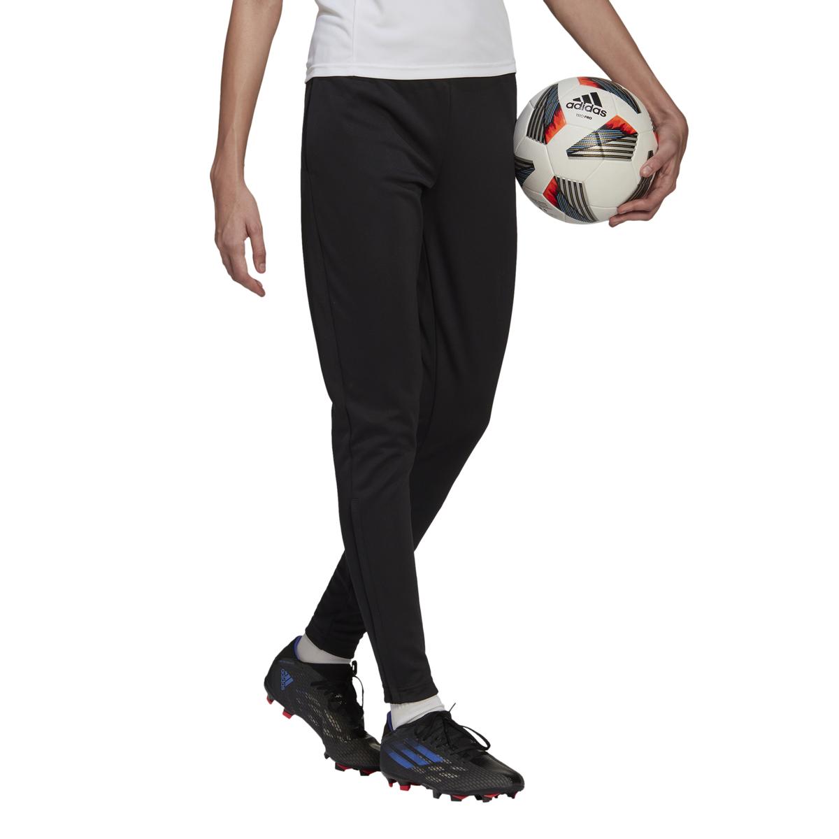 product/h/c/hc0335_app_on-model_walking_white_1645105766.jpg