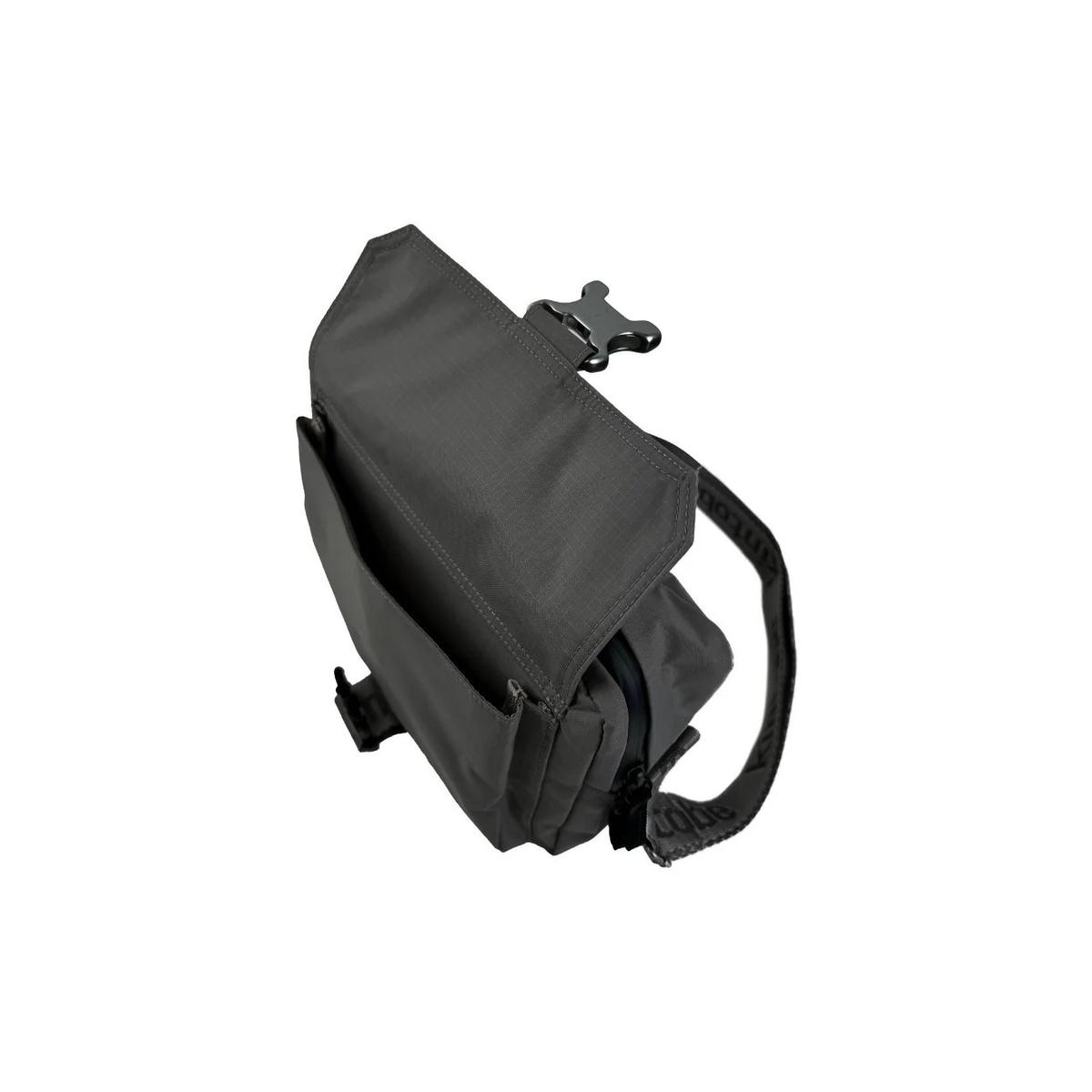 product/k/i/kintobe_5703957207304_jet-black_3.jpg
