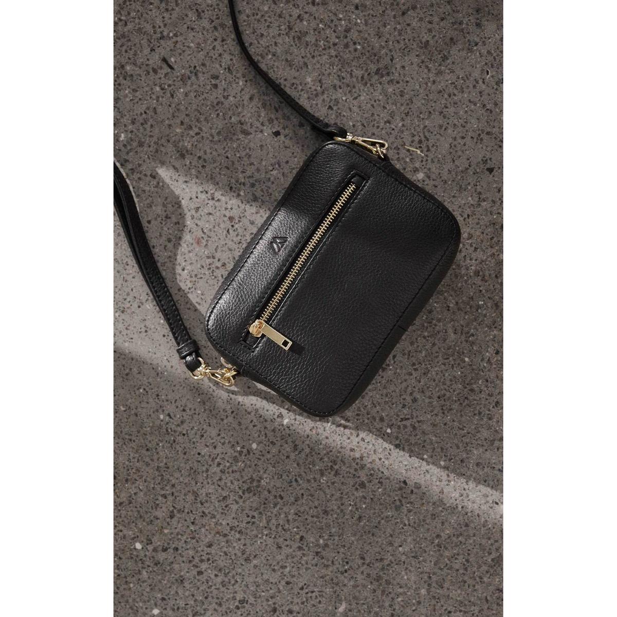 product/m/a/markberg_5878gra-102_black-w-gold_2.jpg