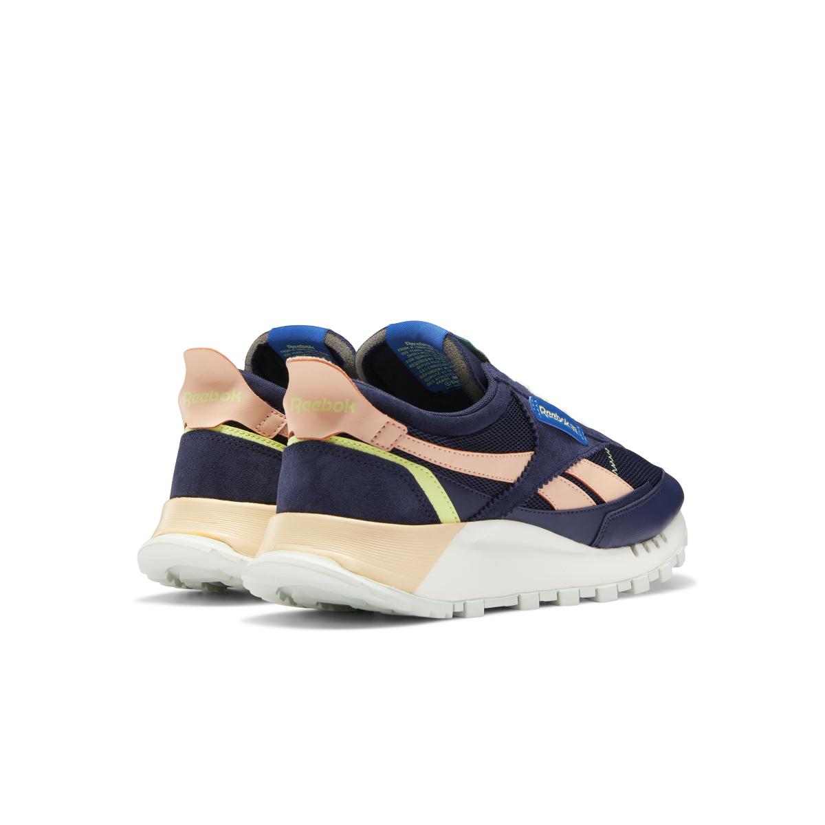 product/r/e/reebok-classics_fy7749_6_footwear_photography_back_lateral_top_view_white_000.jpg