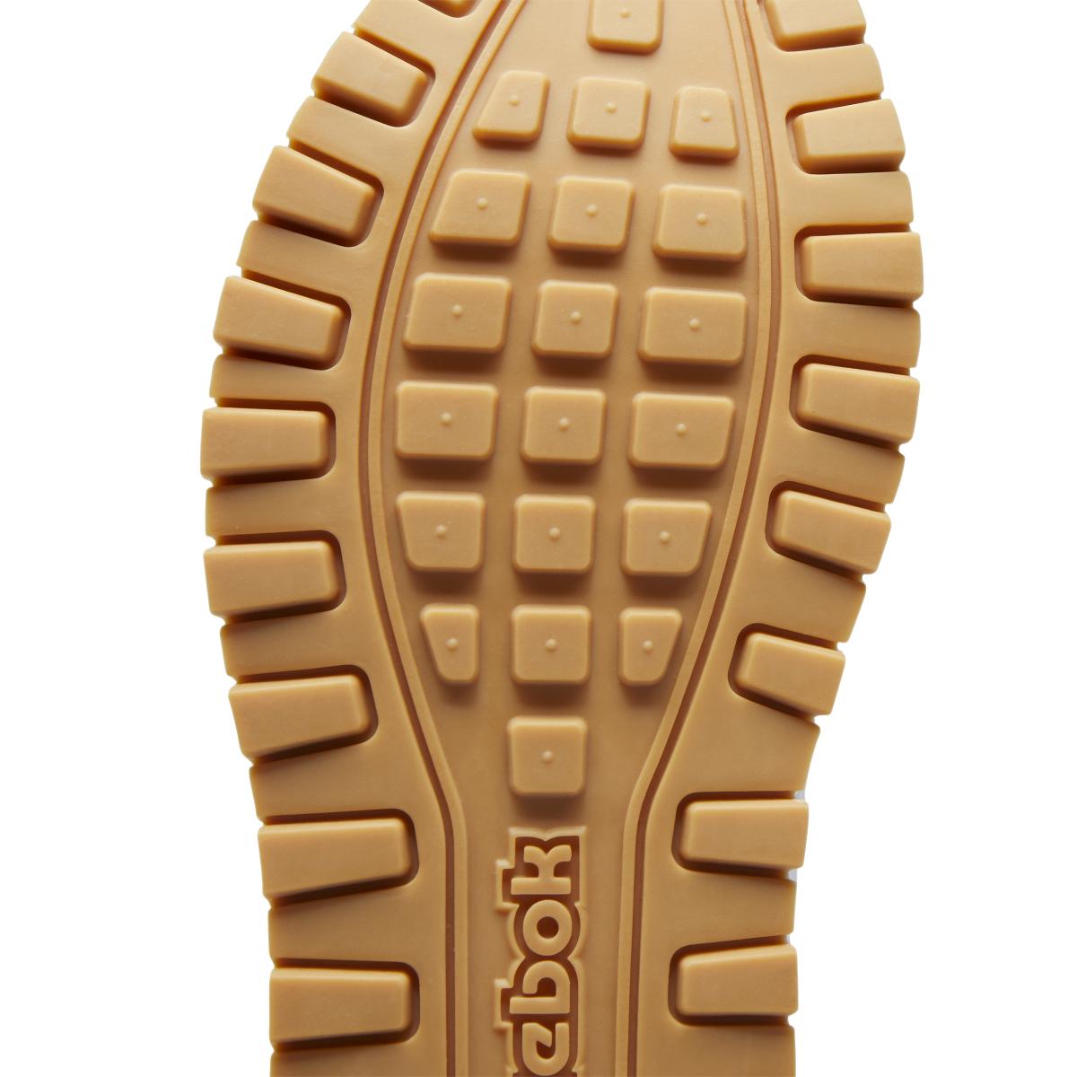product/r/e/reebok-classics_gv6992_8_footwear_photography_detail_view_2_white_000.jpg