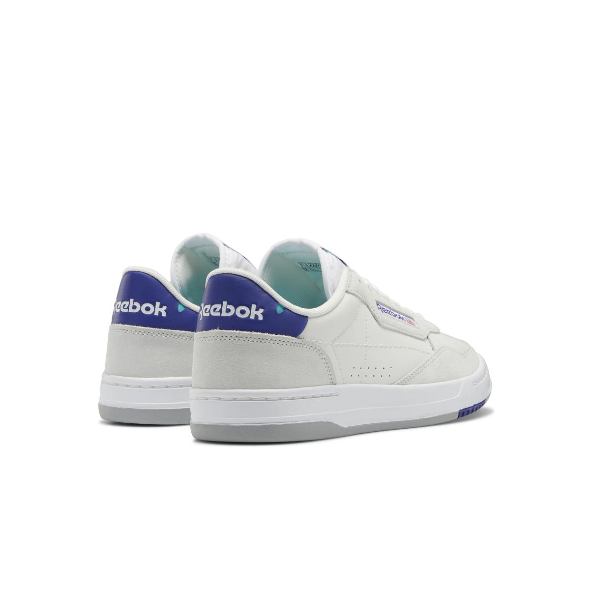 product/r/e/reebok-classics_gy6774_6_footwear_photography_back_lateral_top_view_white_000.jpg
