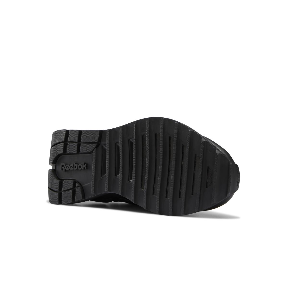 product/r/e/reebok-classics_h68650_3_footwear_photography_bottom_view_white_000.jpg
