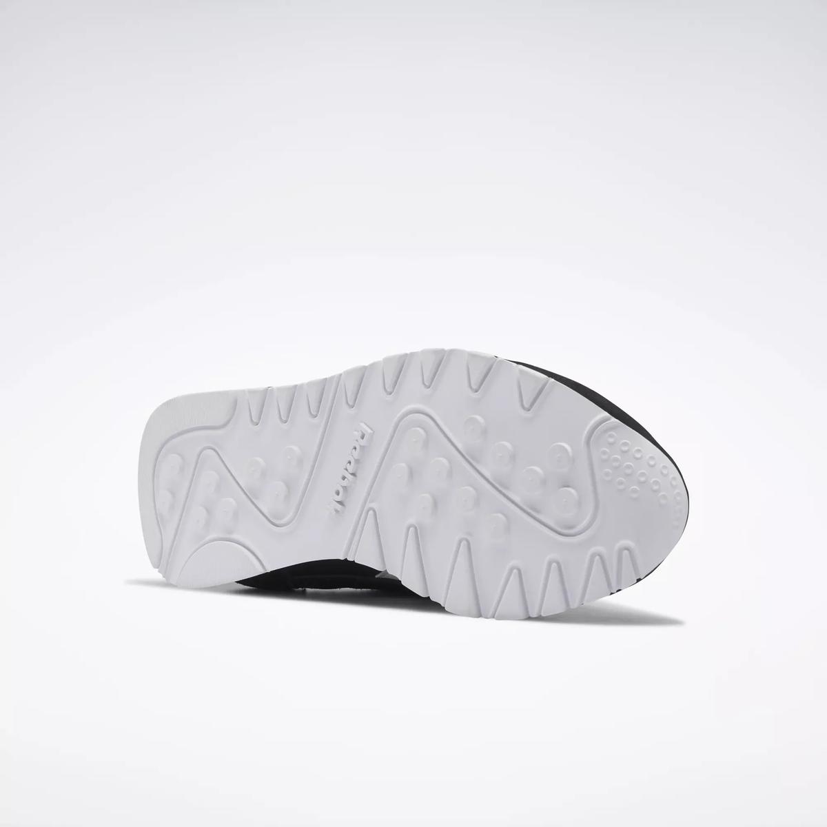 product/r/e/reebok_100009251_cblack-ftwwht-ftwwht_8.jpg
