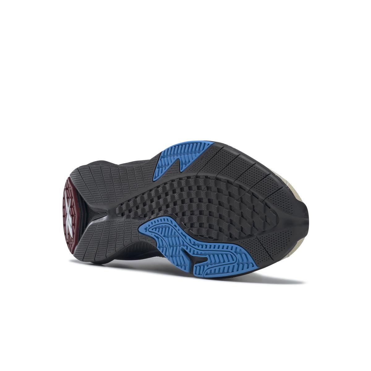 product/r/e/reebok_fw7588_3_footwear_photography_bottom_view_white_000.jpg