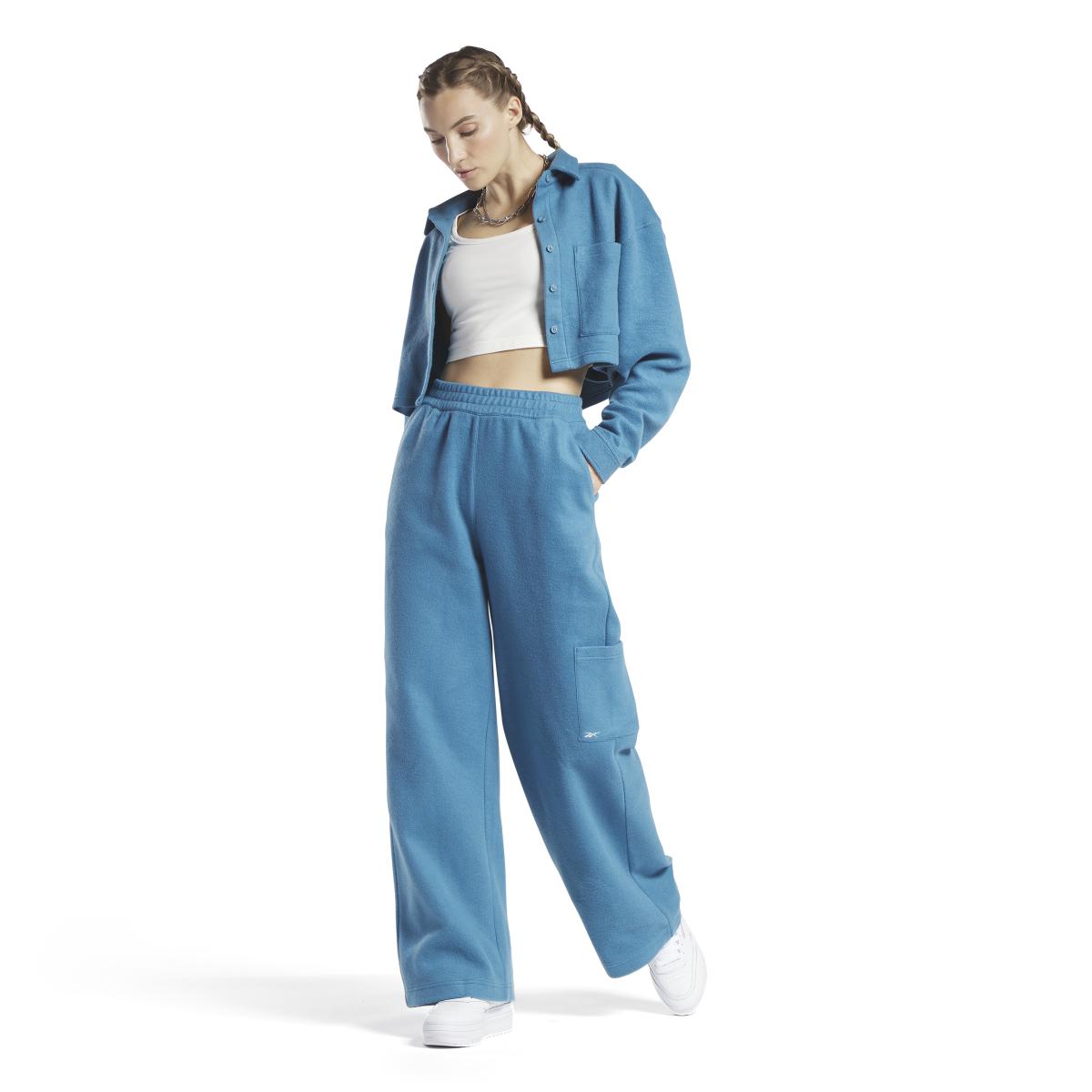 product/r/e/reebok_hs0389_5_apparel_on_model_standard_outfit_view_white.jpg