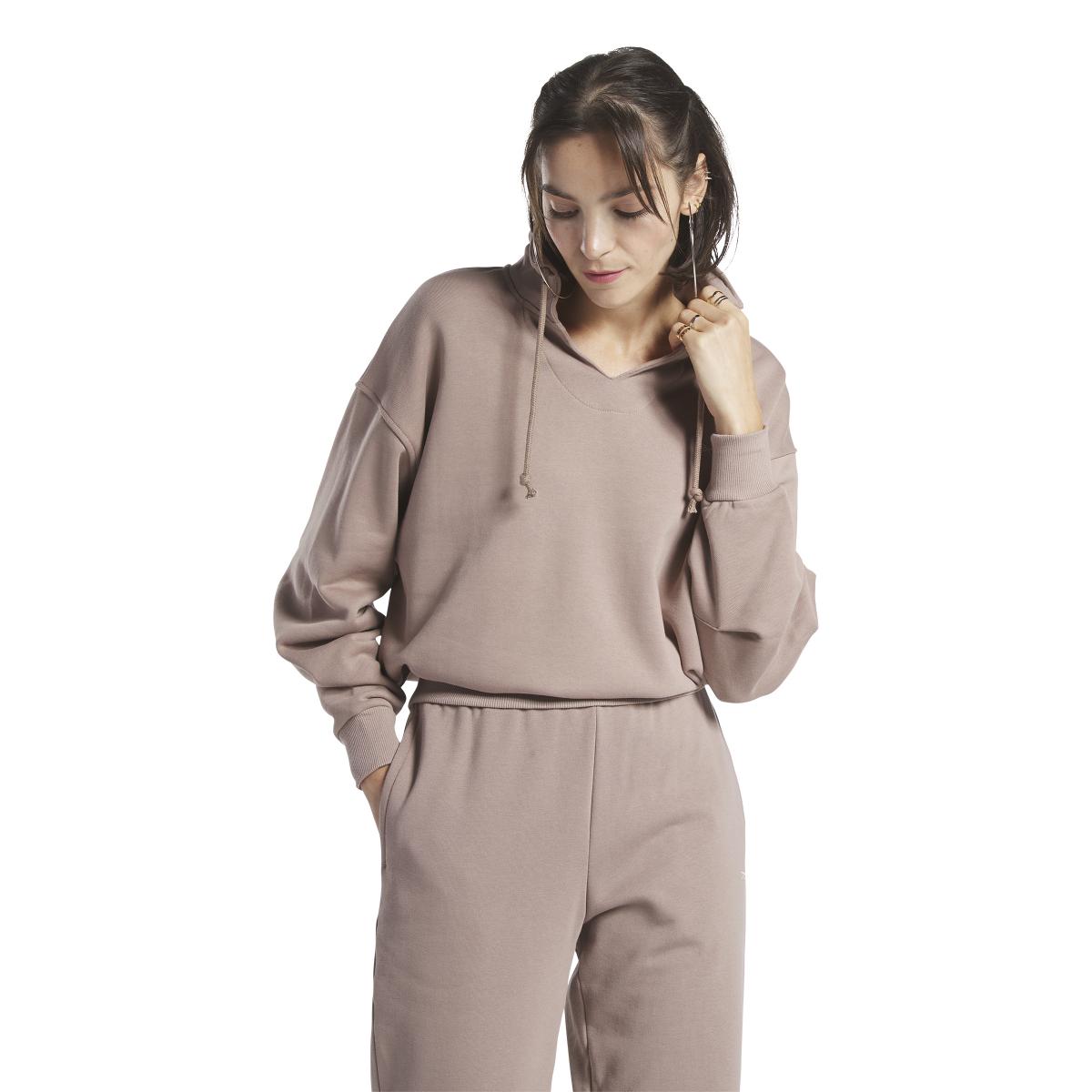 product/r/e/reebok_hs0397_2_apparel_on_model_standard_view_white.jpg