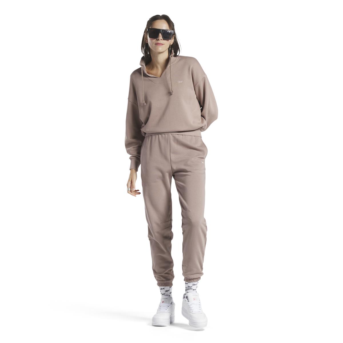 product/r/e/reebok_hs0397_4_apparel_on_model_side_view_white.jpg