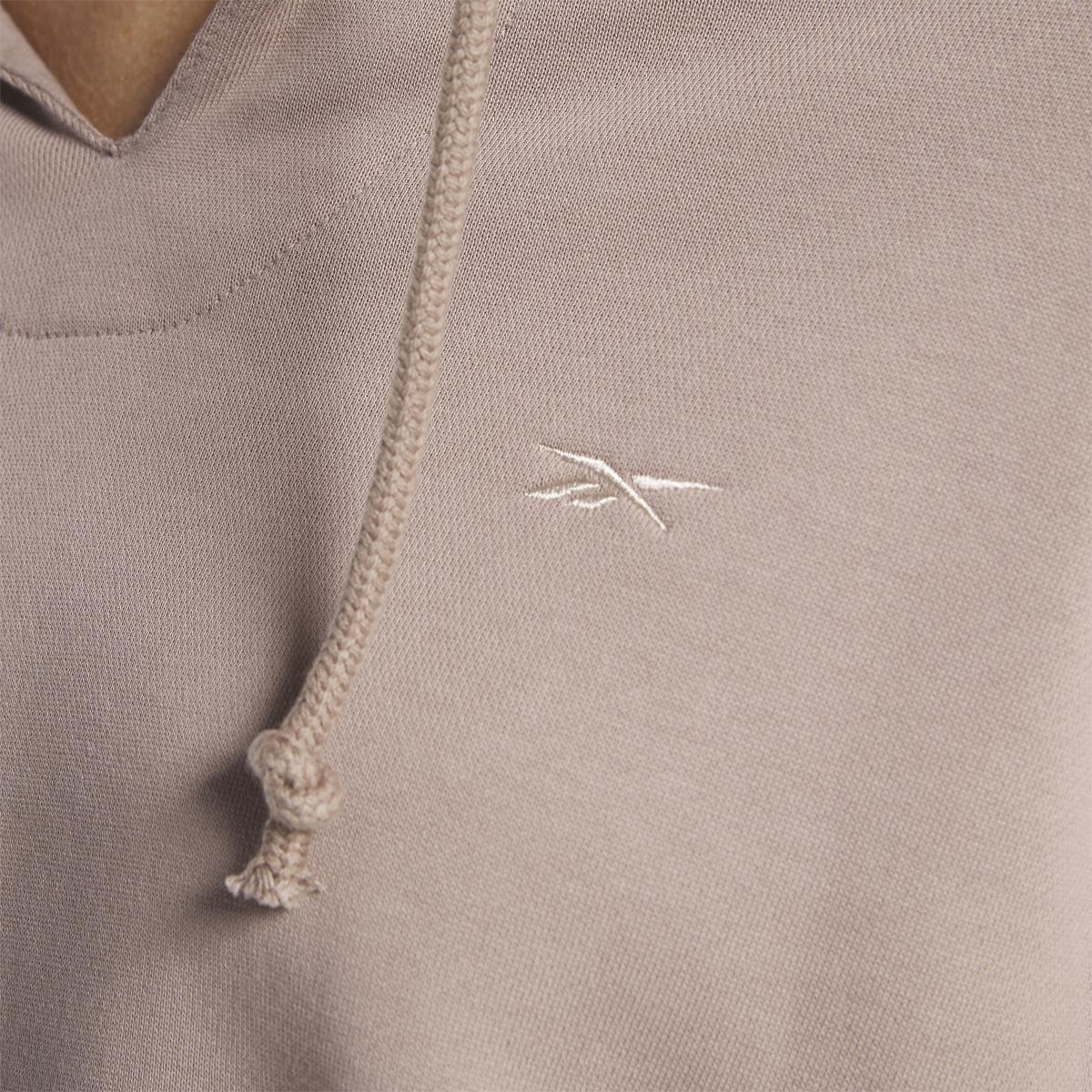 product/r/e/reebok_hs0397_6_apparel_on_model_detail_view_2_white.jpg
