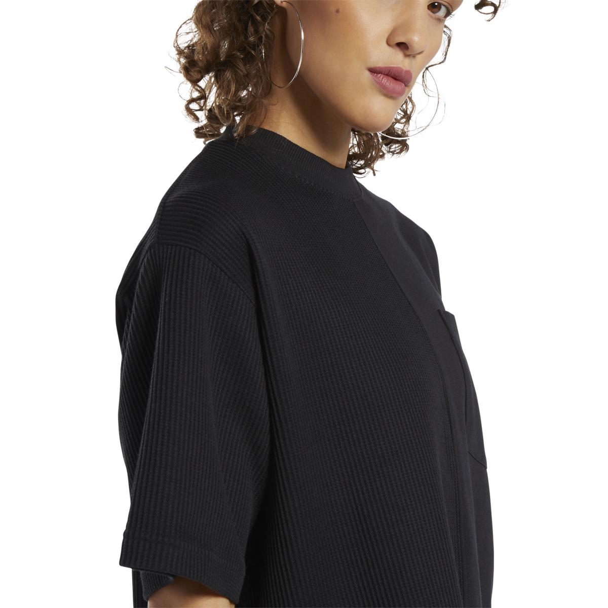 product/r/e/reebok_hs4708_6_apparel_on_model_detail_view_2_white.jpg