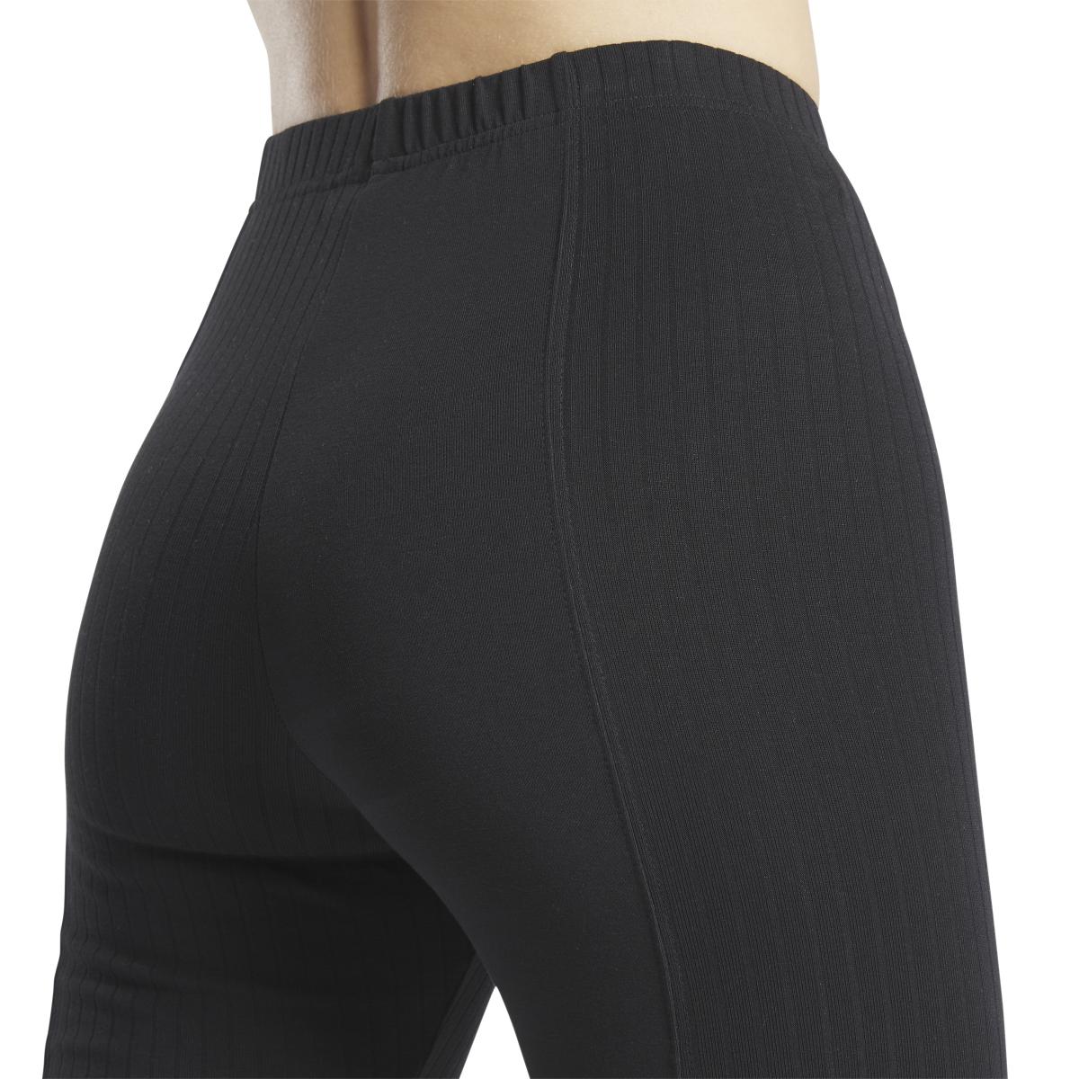 product/r/e/reebok_ht7839_7_apparel_on_model_detail_view_3_white.jpg