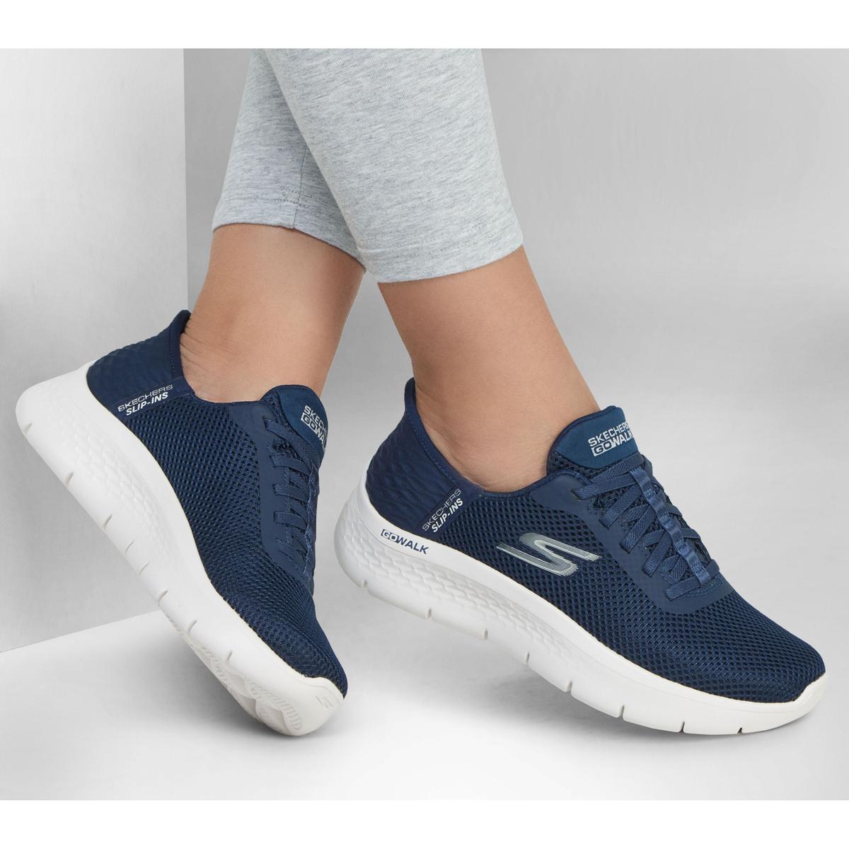 product/s/k/skechers_124836-nvw_bleu_3.jpg