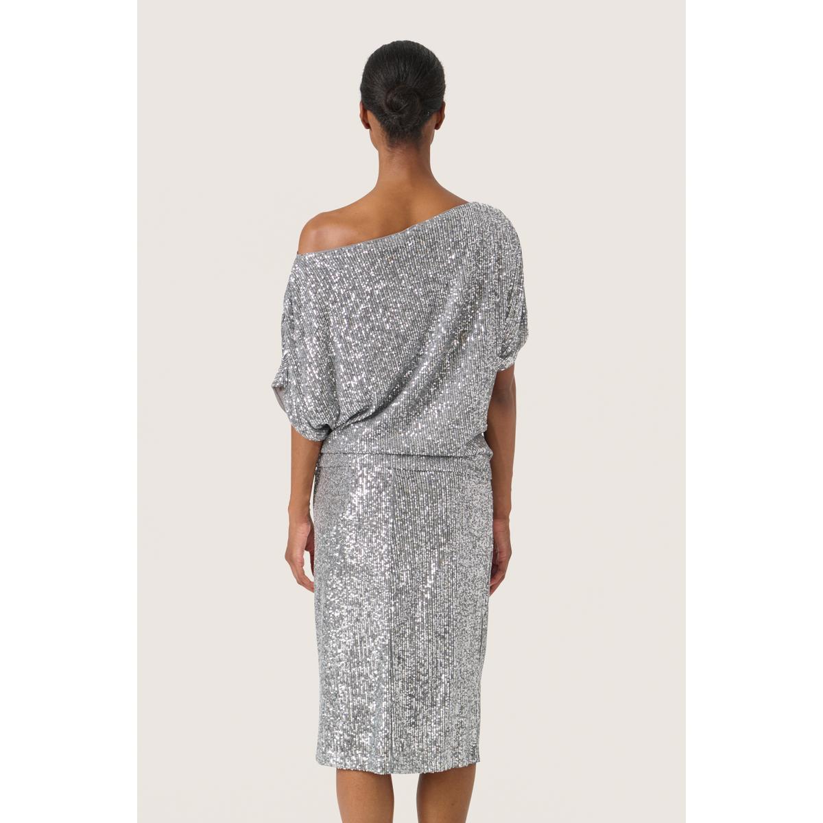 product/s/o/soaked-in-luxury_30407045-145002_3.jpg