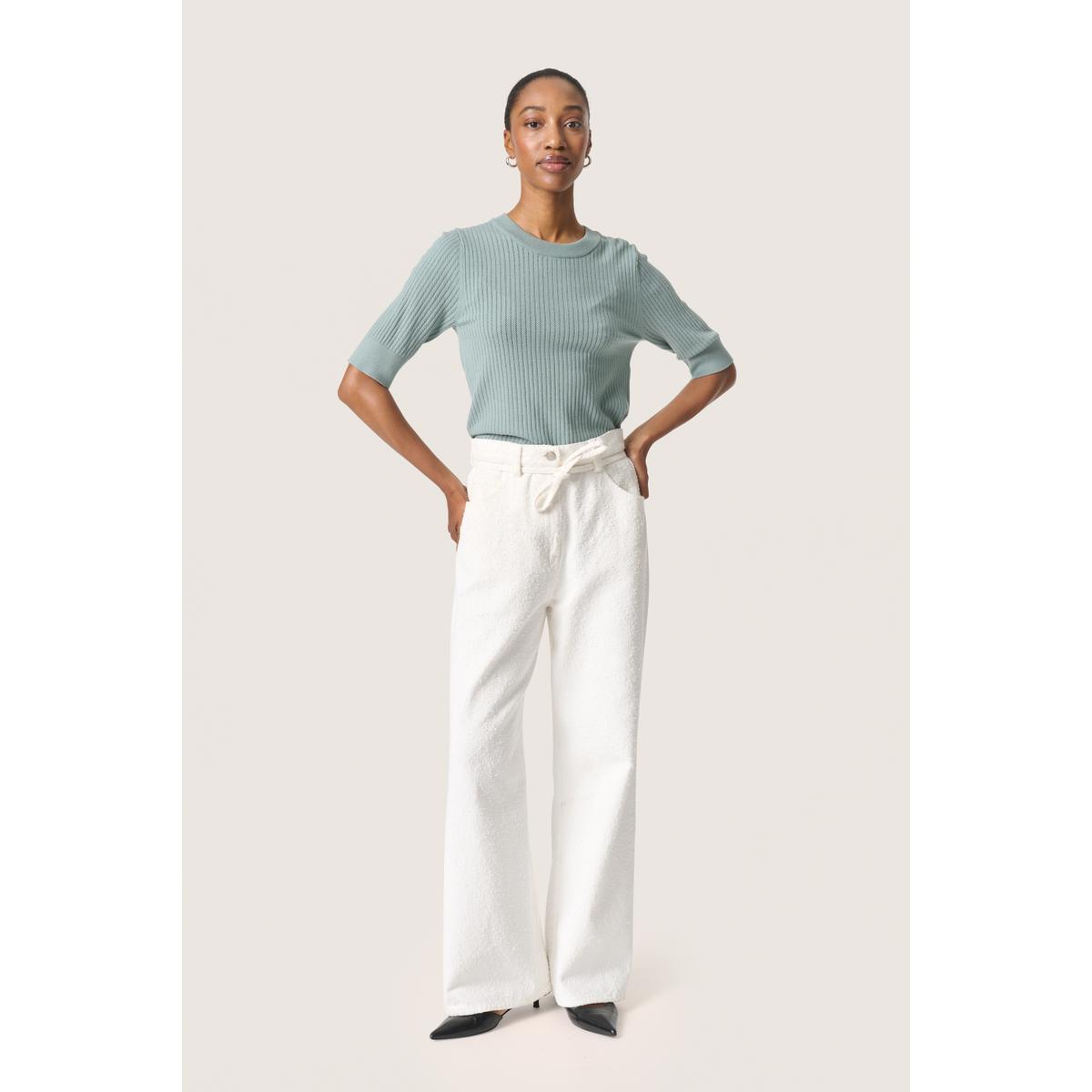 product/s/o/soaked-in-luxury_30407185-164706_5.jpg