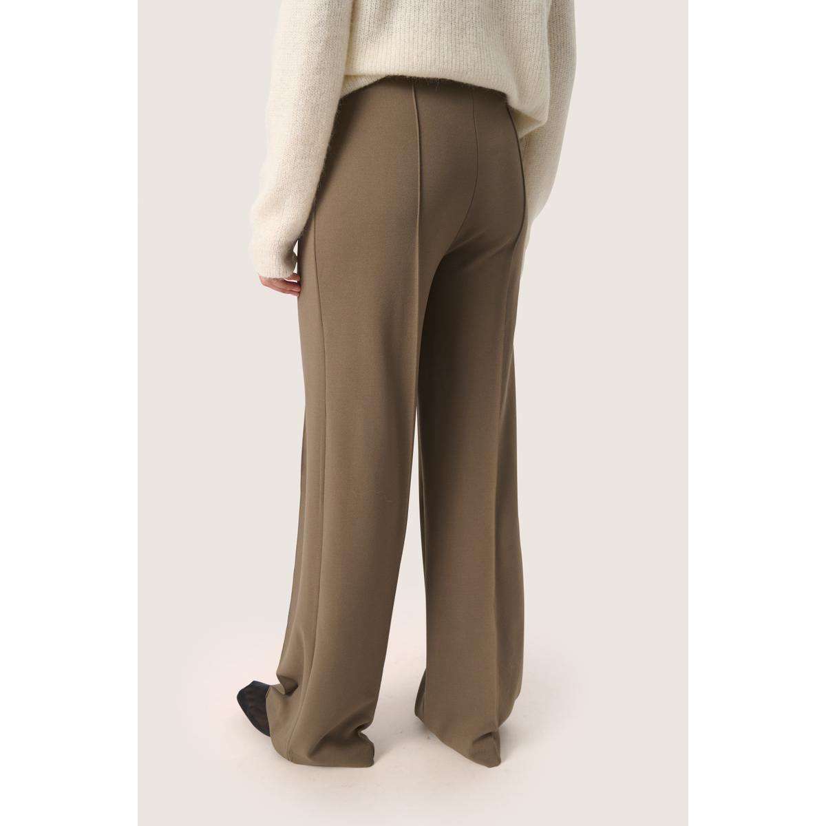 product/s/o/soaked-in-luxury_30407279-190808_5.jpg